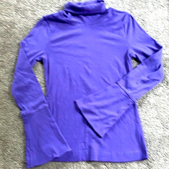 FREEPEOPLE SZ M FLARED SLEEVES AT BOTTOM - Picture 1 of 2